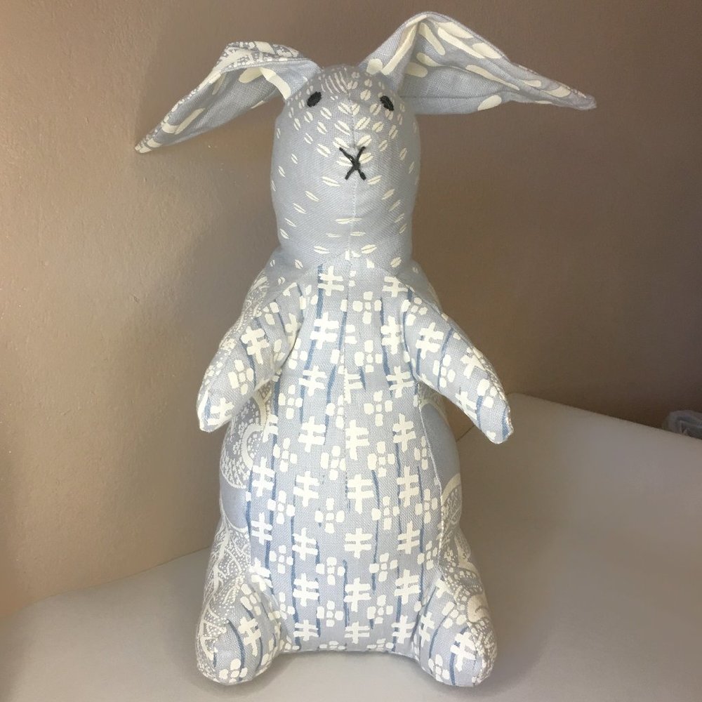SISTER PARISH DESIGN ๐ Nursery Decor Bunny Rabbit - Picture 2 of 13